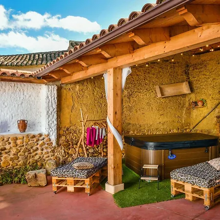 Holiday home Casa Entrepiedras Villalis